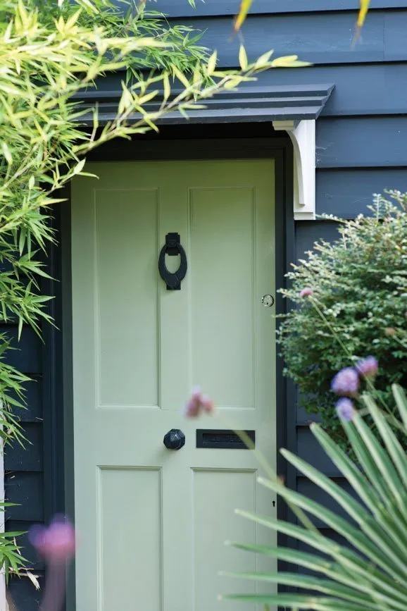 Farrow & Ball Green Ground No. 206 7