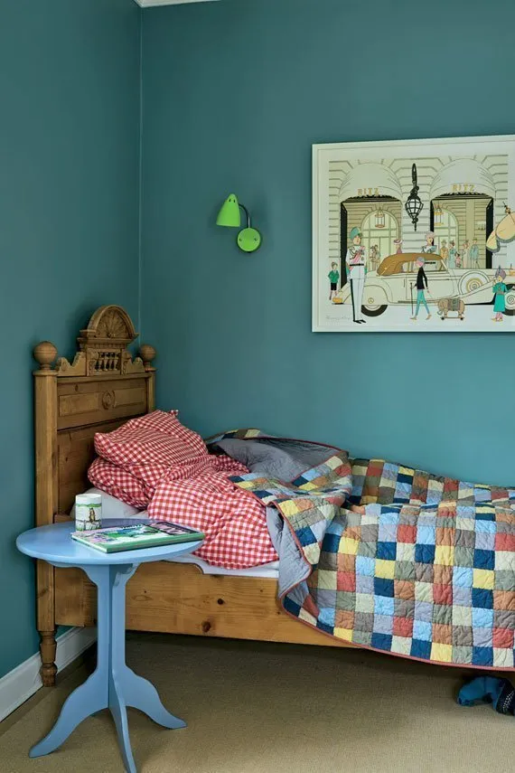 Oval Room Blue No. 85 29